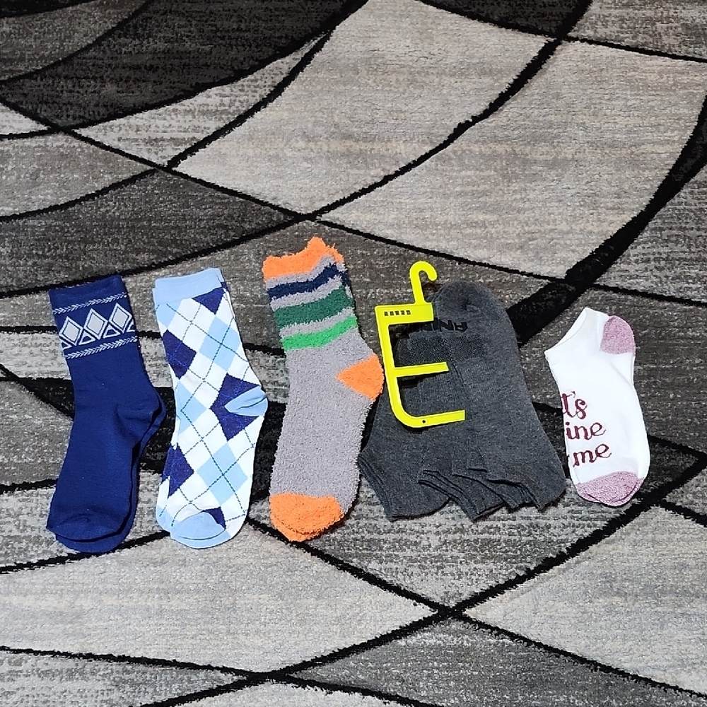 8 PIECE VARIETY SOCKS